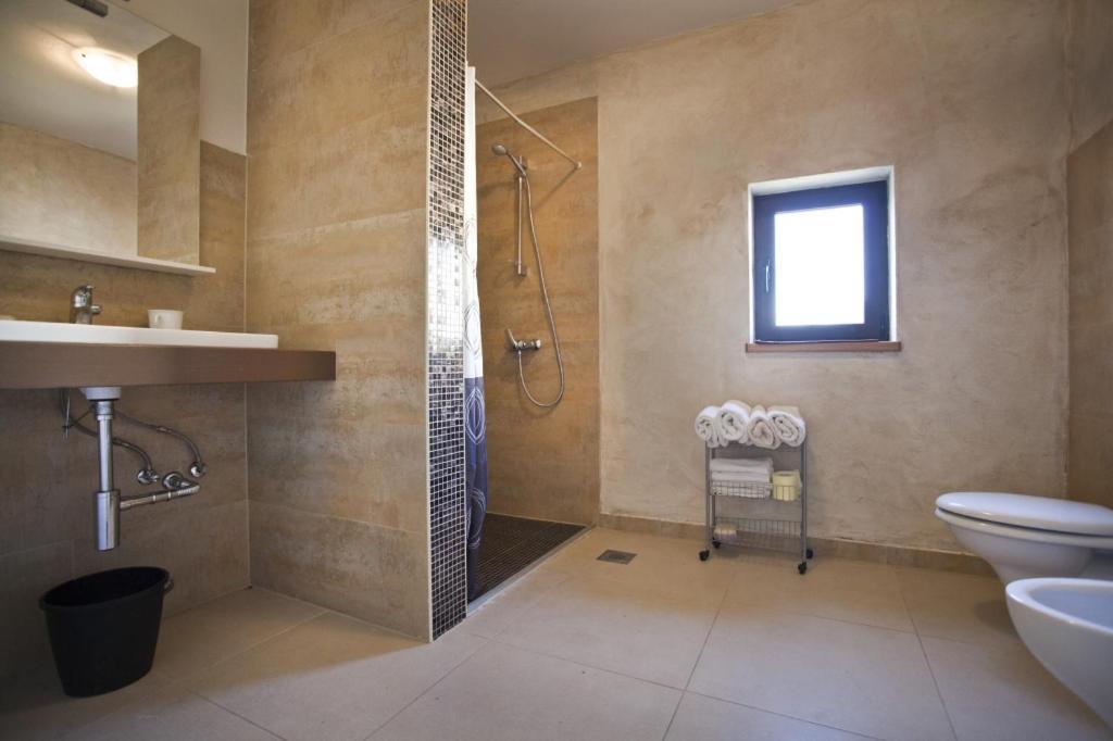 Holiday Apartment In Funtana With Balcony, Air Conditioning, Wifi, Washing Machine 4982-1 المظهر الخارجي الصورة